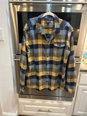 Patagonia Men's Plaid  organic cotton Shirt size XL GUC